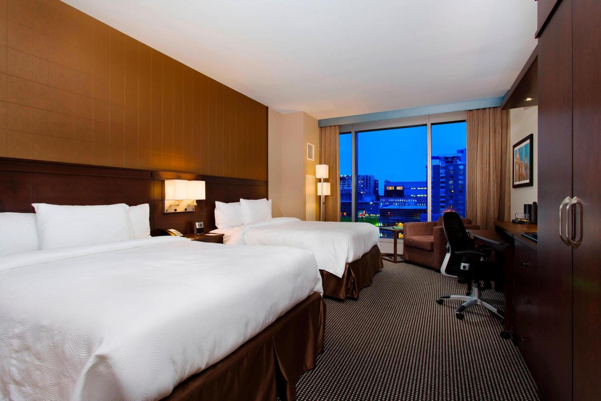 Courtyard Par Marriott Montreal Centre-Ville Exterior foto