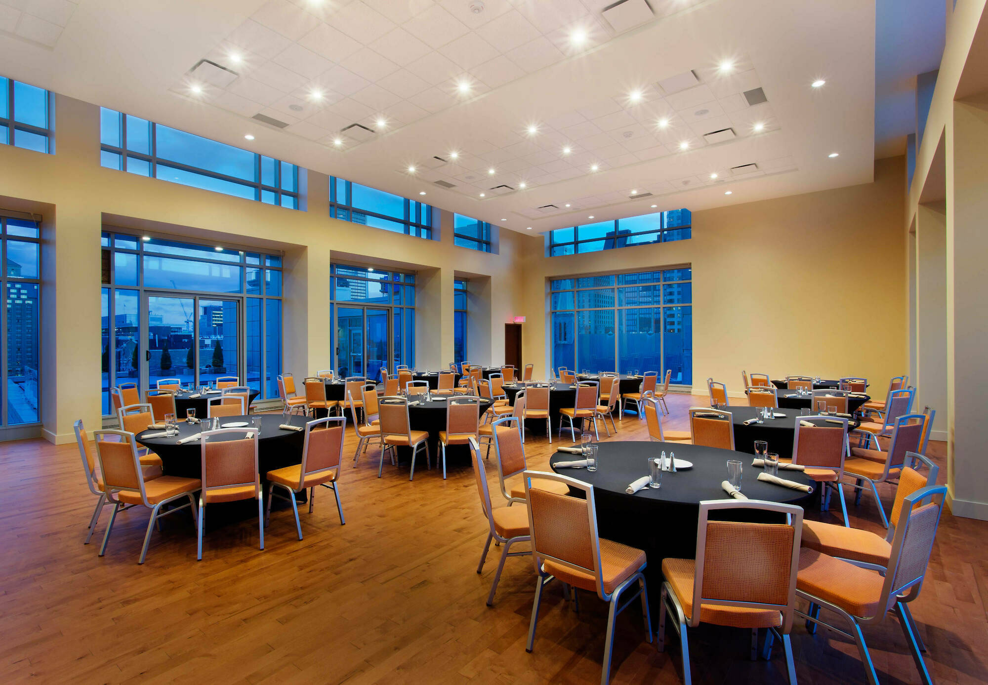 Courtyard Par Marriott Montreal Centre-Ville Exterior foto